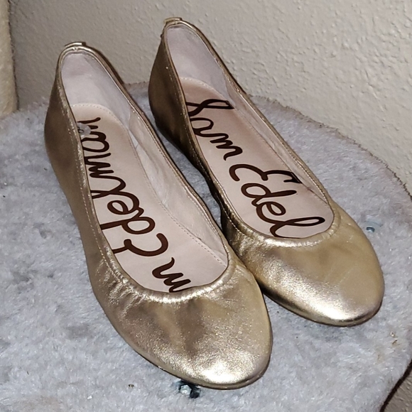 Sam Edelman Gold Leather Flats - Picture 1 of 3